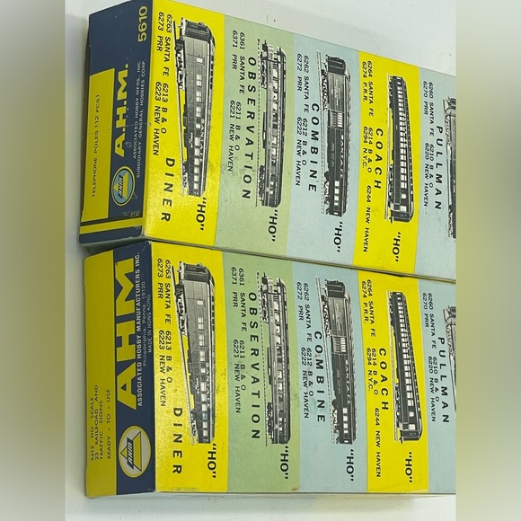 AHM Scotties Toilet Paper HO Train Car Mechanical Reefer with accessories bundle - Picture 5 of 12